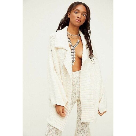 NWT FREE PEOPLE Sz L CLOUD CONTROL CARDI CHUNKY CARDIGAN SWEATER IN IVORY - Picture 1 of 3